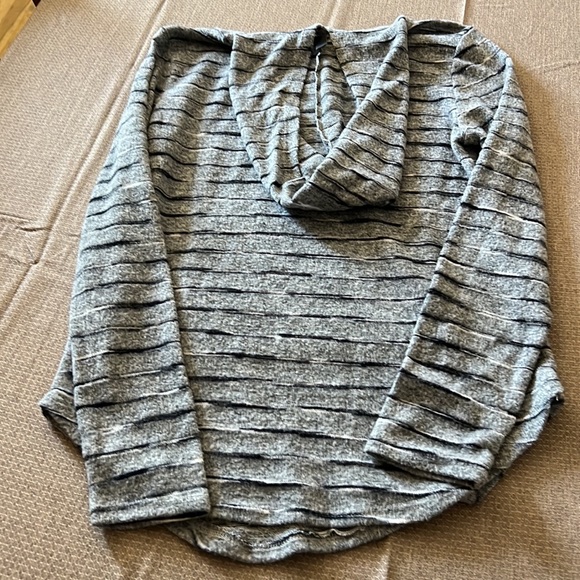 LOOSE FIT THIN FLEECE HOODED TOP - Picture 3 of 4